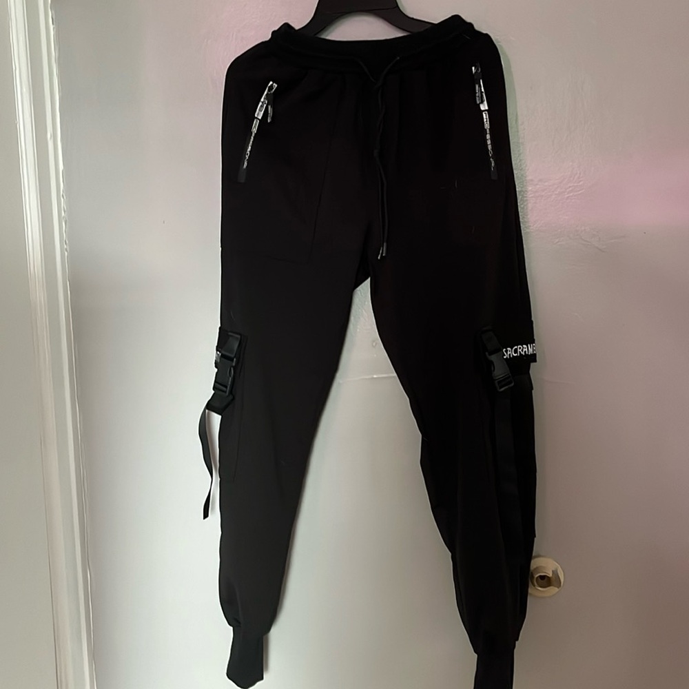 black sweat pants/streetwear
